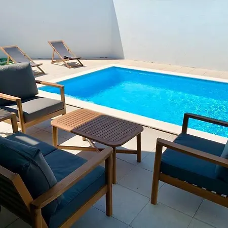 New&modern 3 Bedroom With Private Heated Pool Near Nazaré Villa *