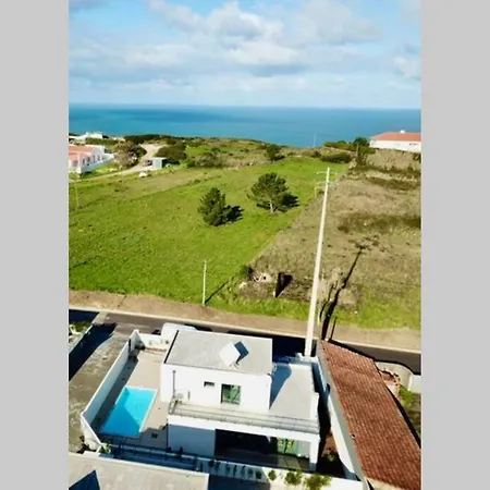 New And Modern 3 Bedroom With Private Heated Pool Near Nazare וילה