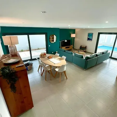 New And Modern 3 Bedroom With Private Heated Pool Near Nazare וילה